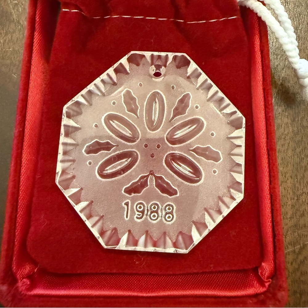 Brand New WATERFORD Crystal Vintage 5 Golden Rings Ornament 1988